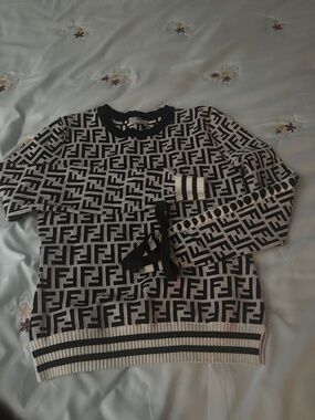 Women’s Fendi sweater